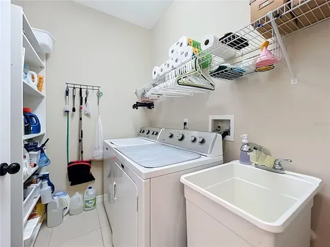 527 Azalea Bloom Drive Apopka FL 32712