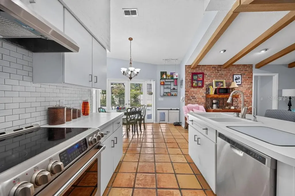 1111 Knollwood Drive Safety Harbor FL 34695