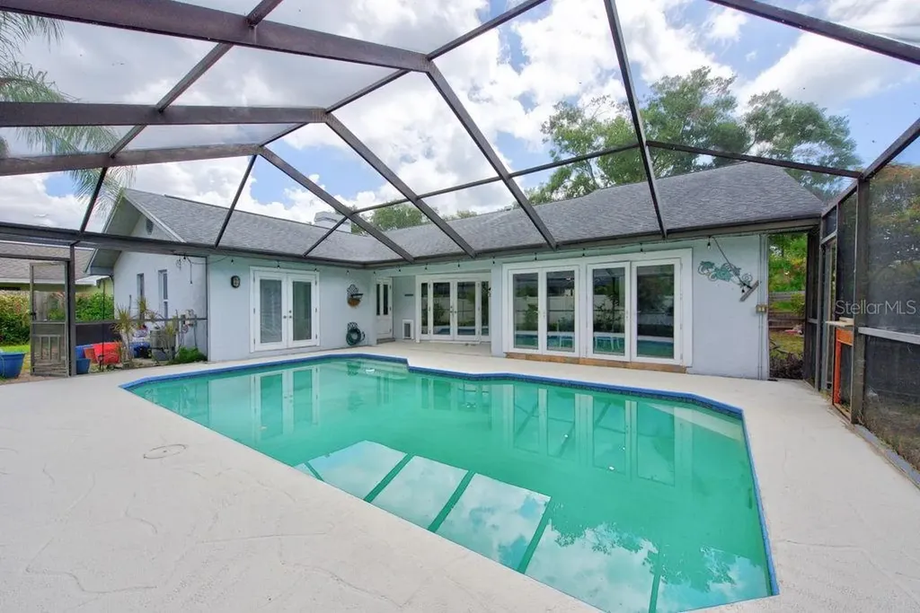1111 Knollwood Drive Safety Harbor FL 34695