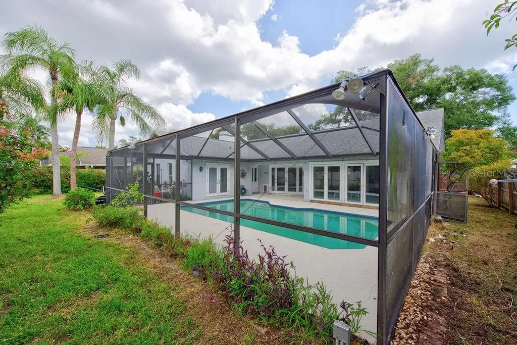 1111 Knollwood Drive Safety Harbor FL 34695