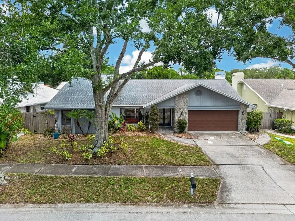 1111 Knollwood Drive Safety Harbor FL 34695