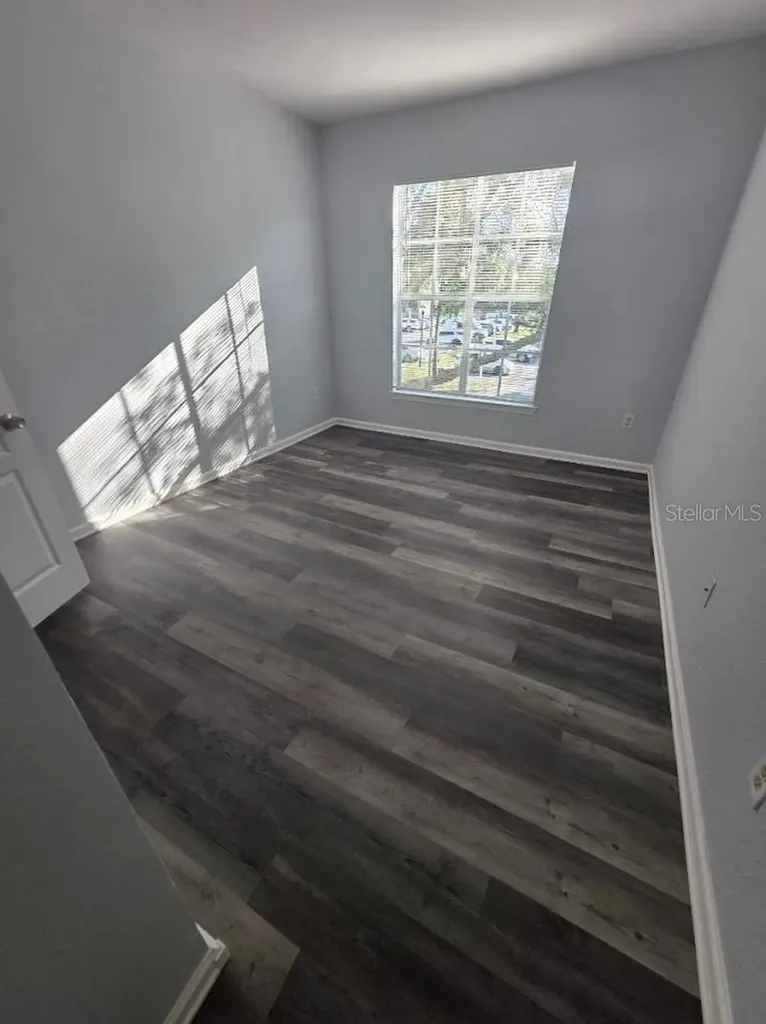 9401 Crescent Loop Circle Tampa FL 33619