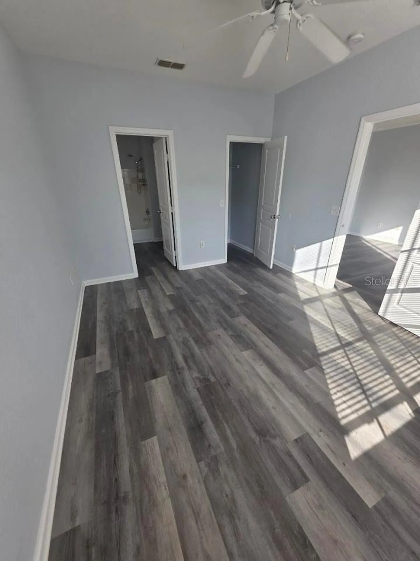 9401 Crescent Loop Circle Tampa FL 33619