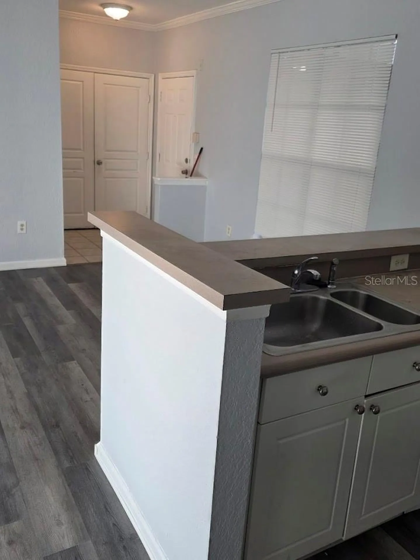 9401 Crescent Loop Circle Tampa FL 33619