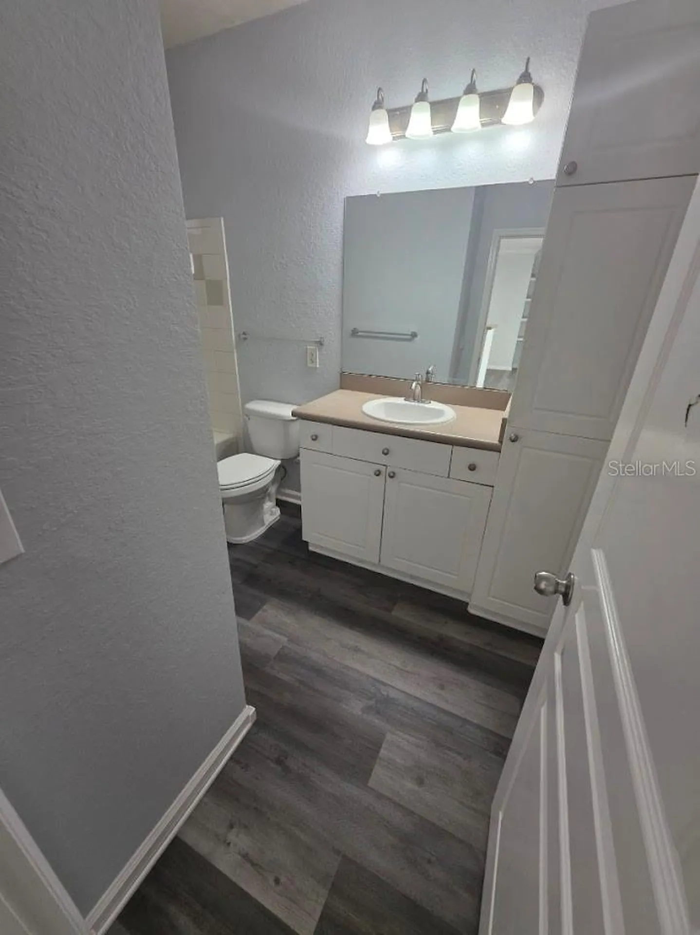 9401 Crescent Loop Circle Tampa FL 33619