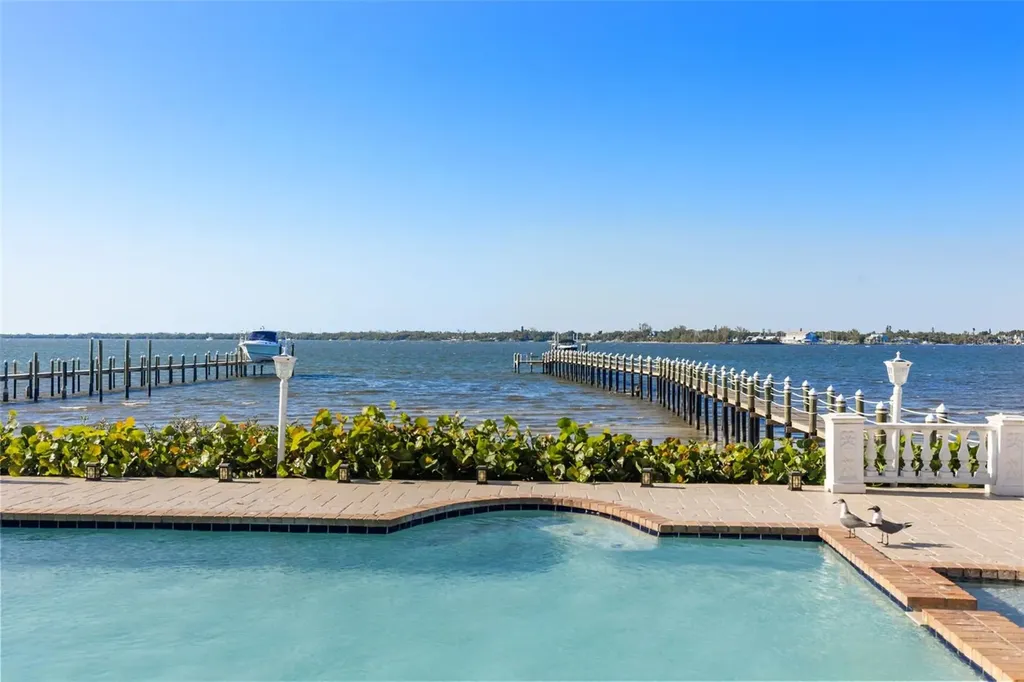 6118 Riverview Boulevard Bradenton FL 34209