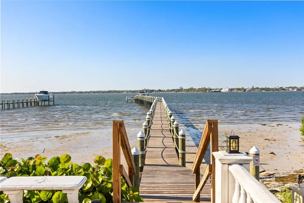 6118 Riverview Boulevard Bradenton FL 34209