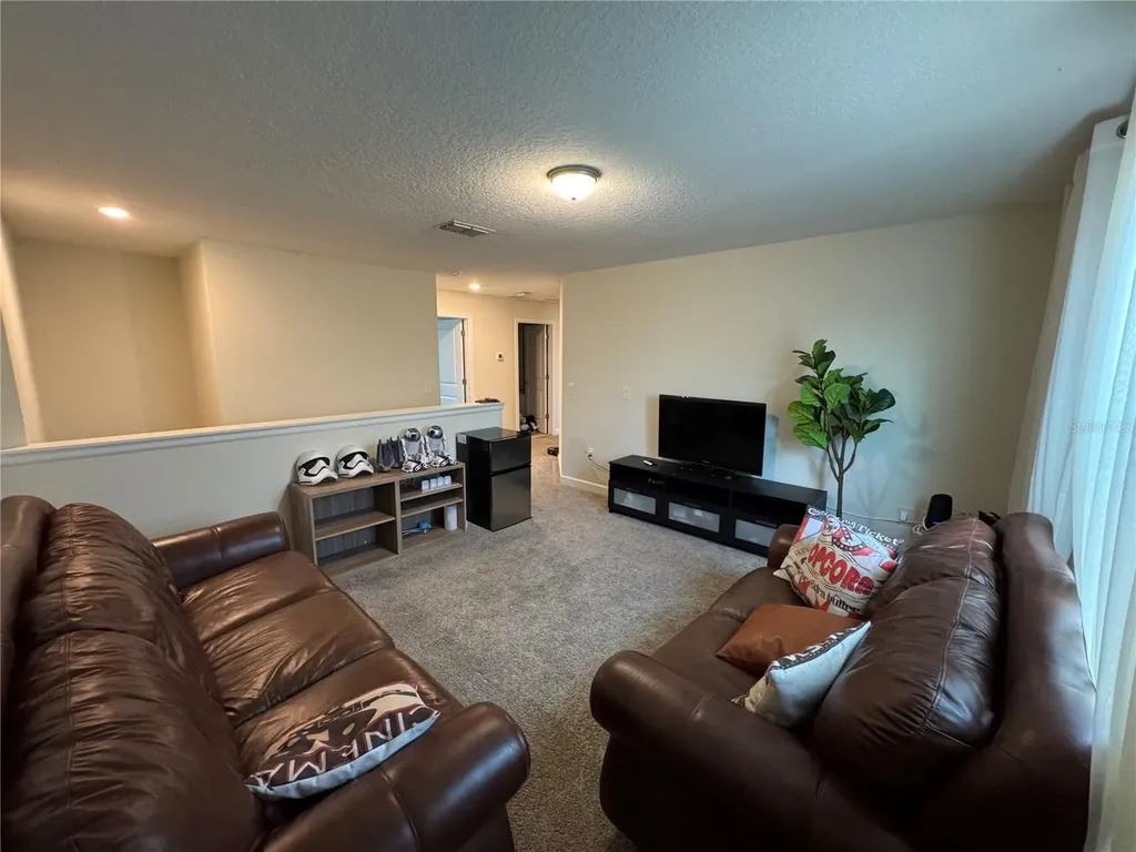 1512 Oak Marsh Loop Davenport FL 33837