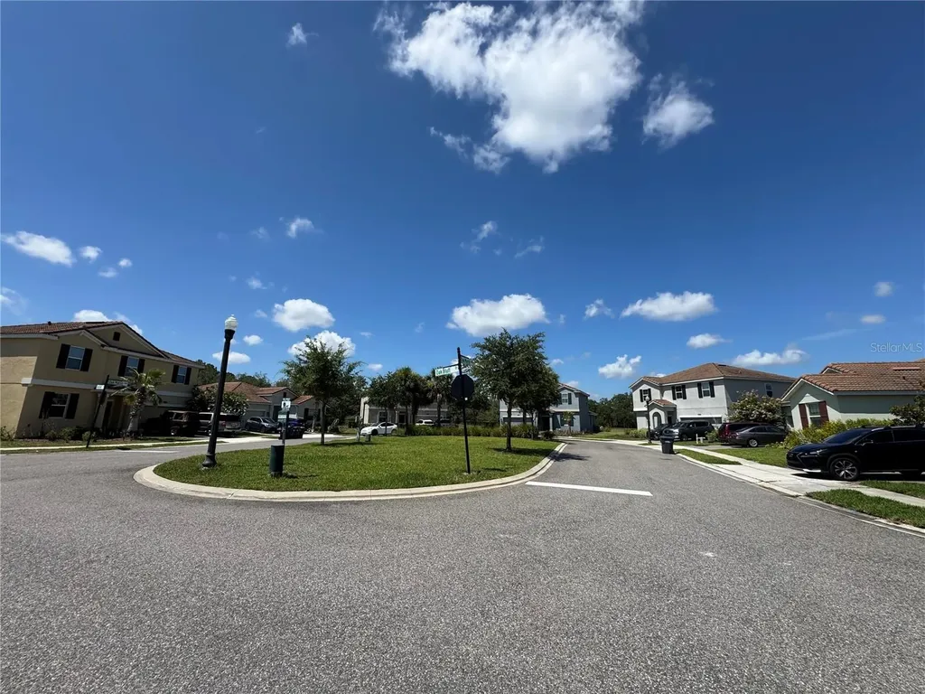 1512 Oak Marsh Loop Davenport FL 33837