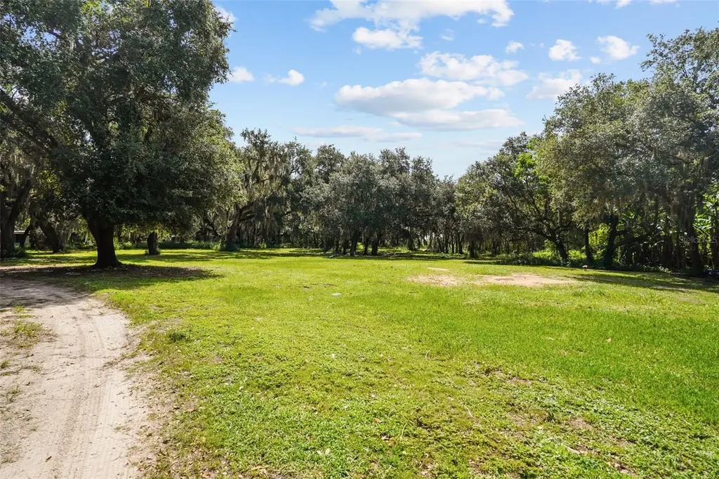 2690 E Lake Road Kissimmee FL 34744