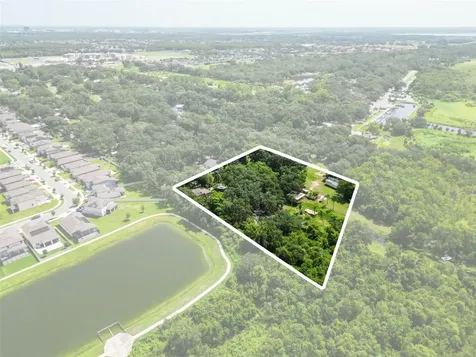 2690 E Lake Road Kissimmee FL 34744