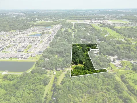 2690 E Lake Road Kissimmee FL 34744