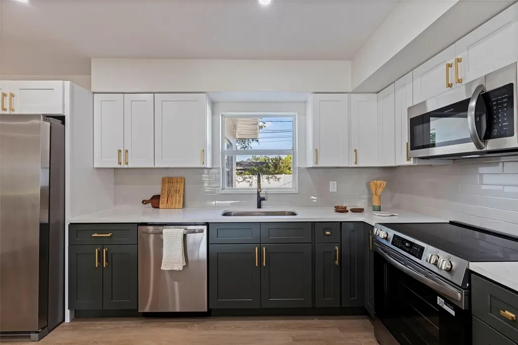 165 Pinewood Avenue Clearwater FL 33765