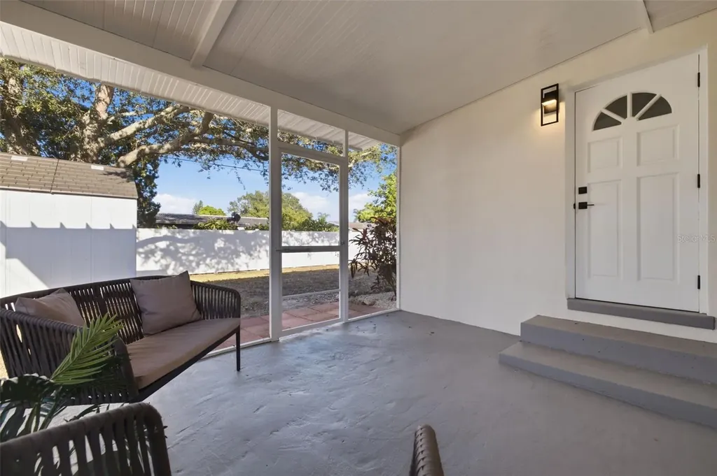 165 Pinewood Avenue Clearwater FL 33765
