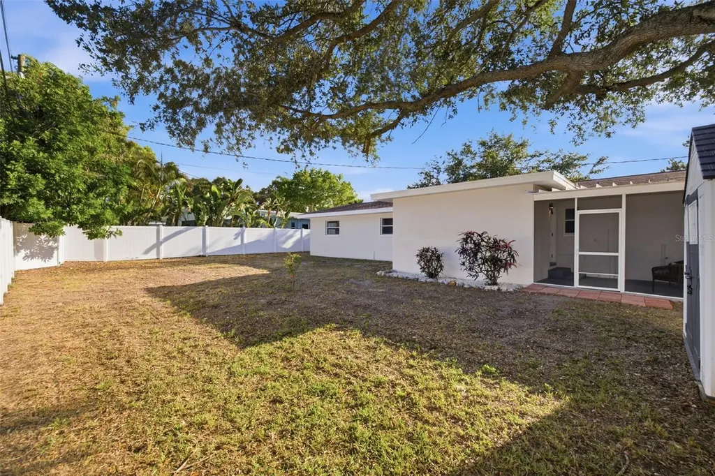 165 Pinewood Avenue Clearwater FL 33765