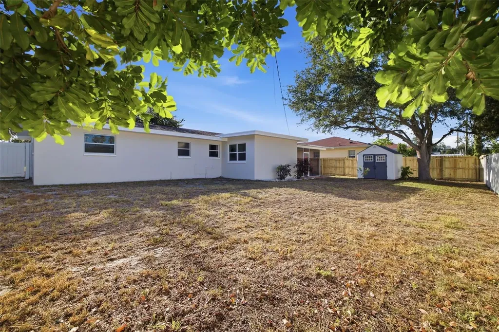 165 Pinewood Avenue Clearwater FL 33765