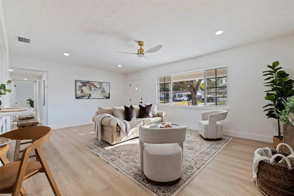 165 Pinewood Avenue Clearwater FL 33765