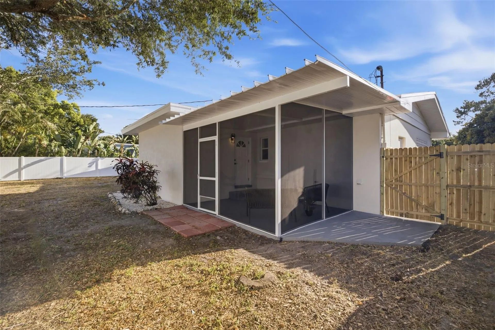165 Pinewood Avenue Clearwater FL 33765