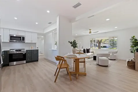 165 Pinewood Avenue Clearwater FL 33765