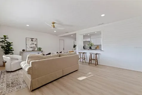 165 Pinewood Avenue Clearwater FL 33765