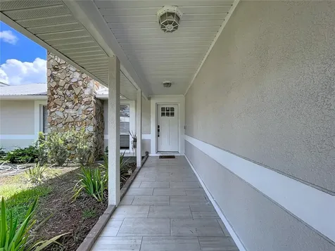 5520 Fulmar Drive Tampa FL 33625