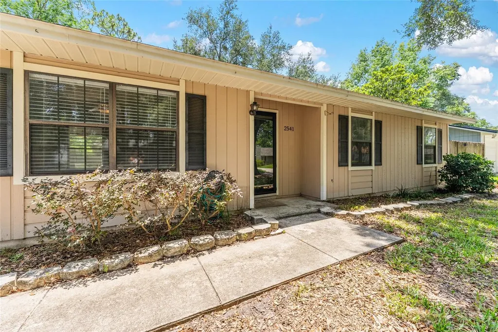 2541 NW 52nd Place Gainesville FL 32605