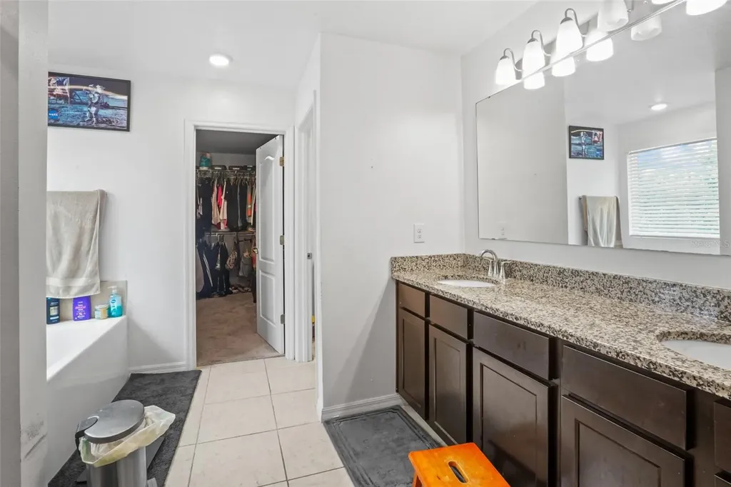 672 NW 247th Terrace Newberry FL 32669