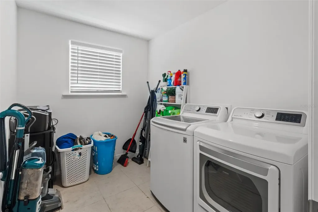 672 NW 247th Terrace Newberry FL 32669