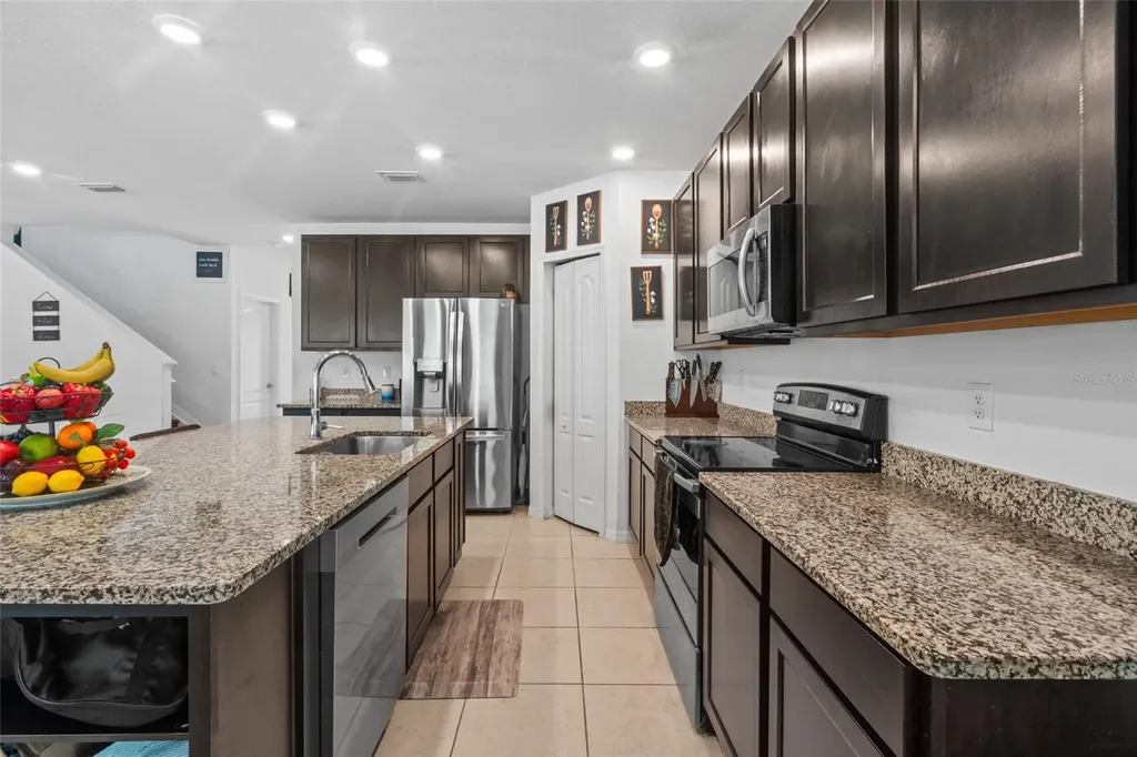 672 NW 247th Terrace Newberry FL 32669