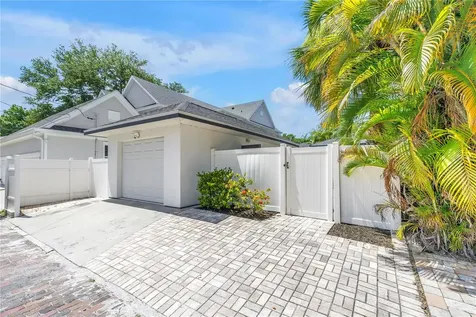348 11th Avenue NE St Petersburg FL 33701