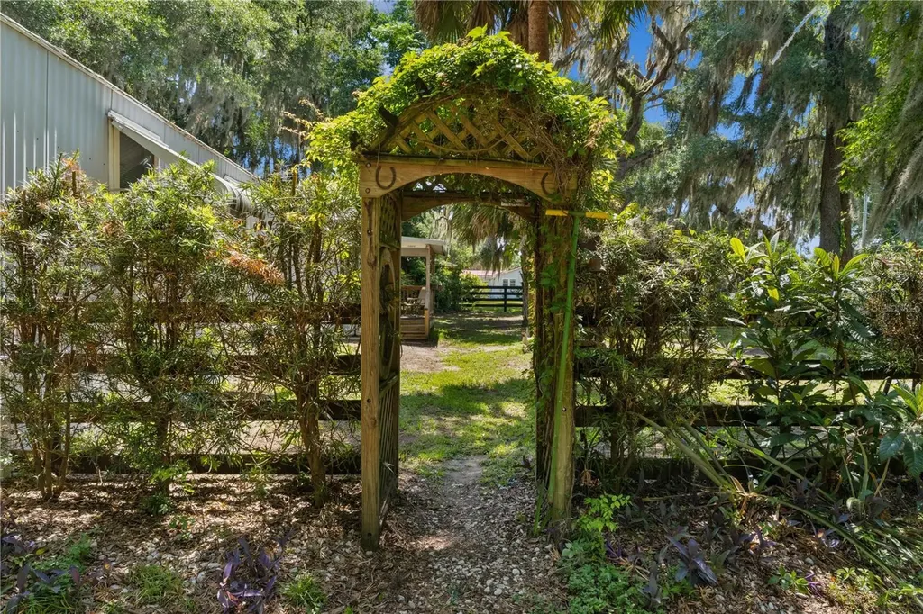 5891 SE 145th Street Summerfield FL 34491