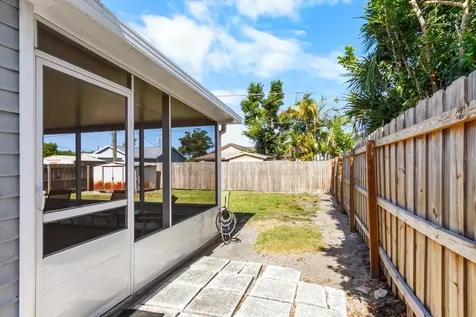 1219 Mackeral Avenue Sarasota FL 34237