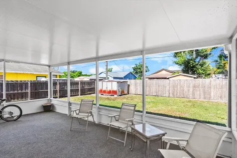 1219 Mackeral Avenue Sarasota FL 34237