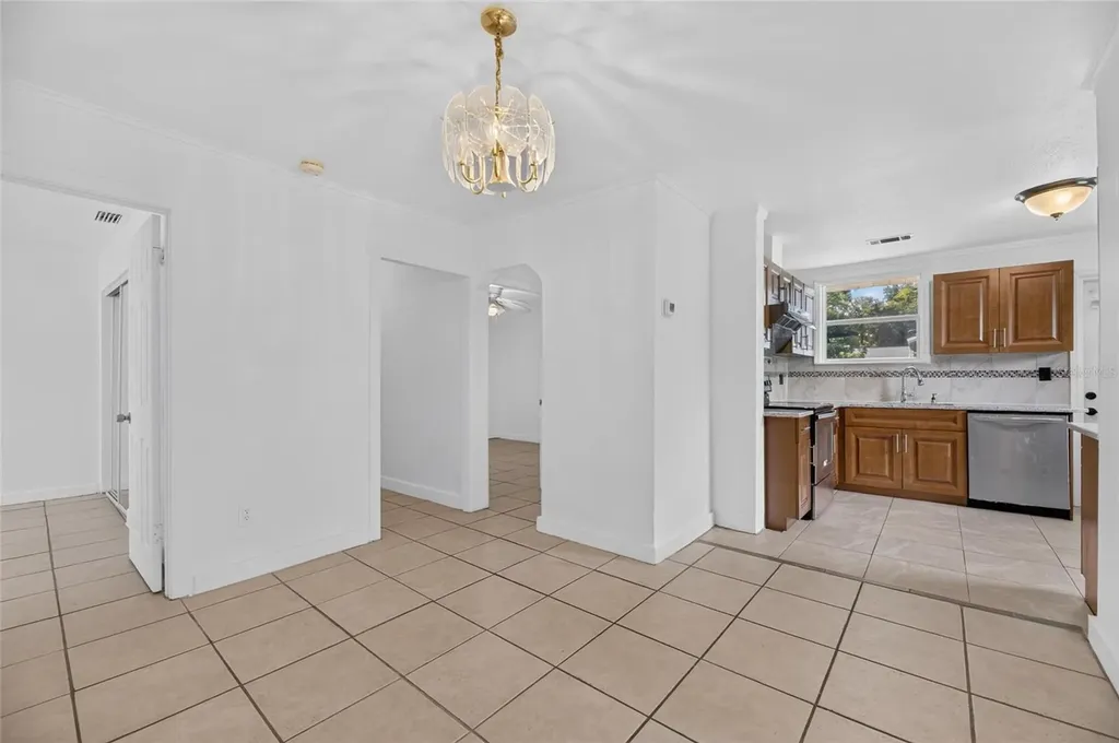 1005 E Flora Street Tampa FL 33604
