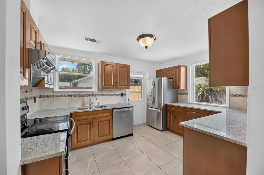 1005 E Flora Street Tampa FL 33604