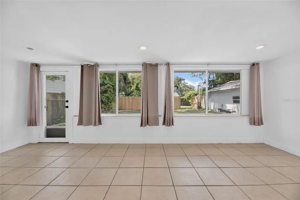 1005 E Flora Street Tampa FL 33604