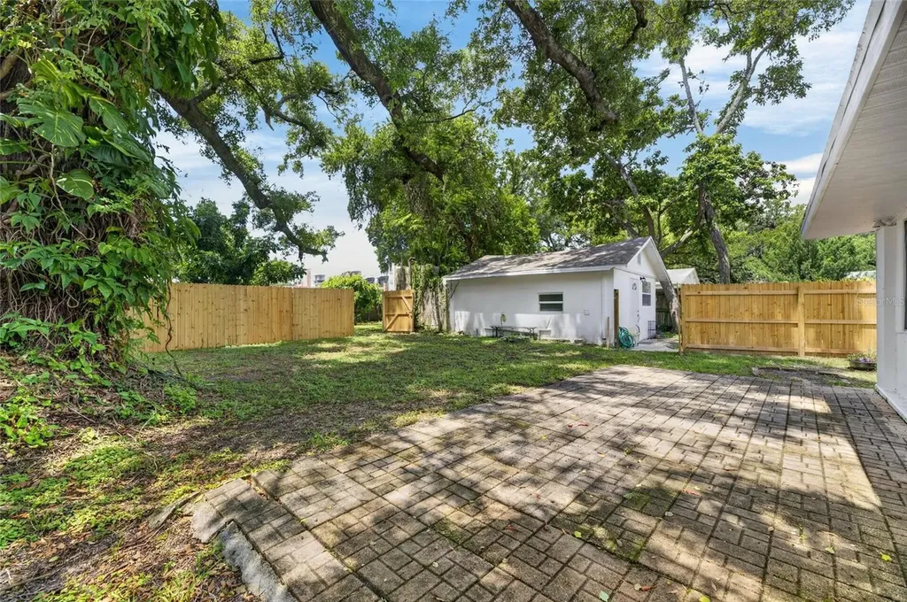 1005 E Flora Street Tampa FL 33604