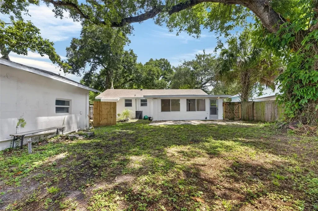 1005 E Flora Street Tampa FL 33604