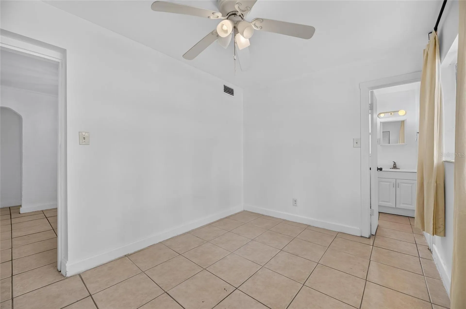 1005 E Flora Street Tampa FL 33604
