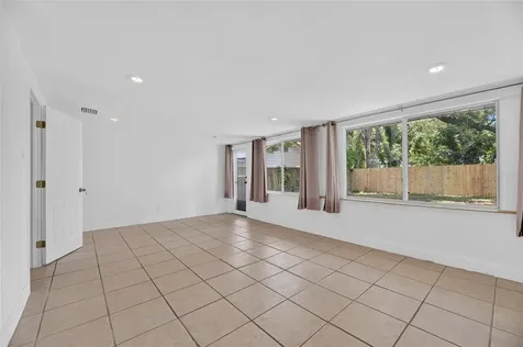 1005 E Flora Street Tampa FL 33604
