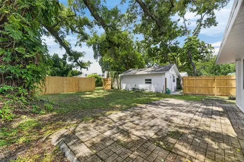 1005 E Flora Street Tampa FL 33604