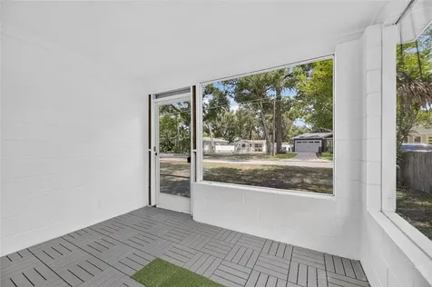 1005 E Flora Street Tampa FL 33604
