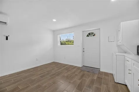 1005 E Flora Street Tampa FL 33604