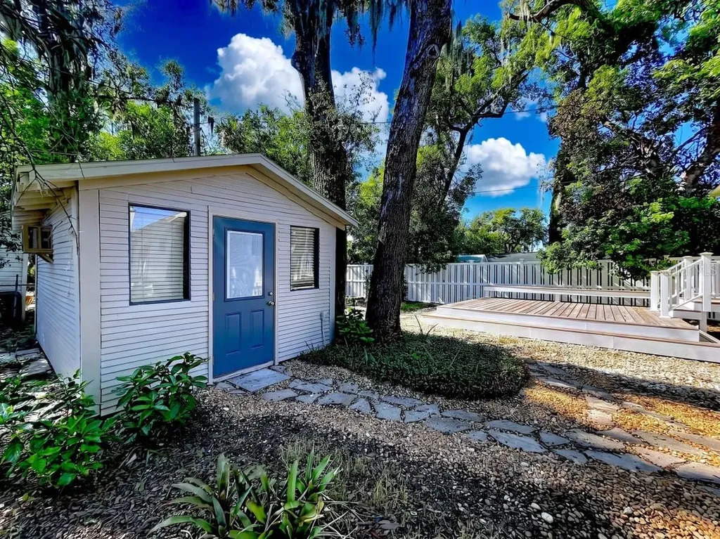806 Johnson Avenue Lakeland FL 33801