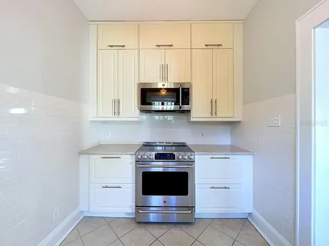 806 Johnson Avenue Lakeland FL 33801