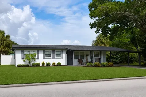 4636 W Bay Court Avenue Tampa FL 33611