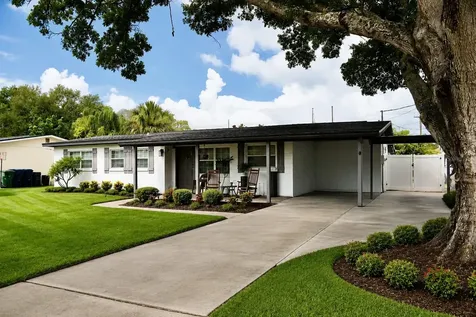 4636 W Bay Court Avenue Tampa FL 33611