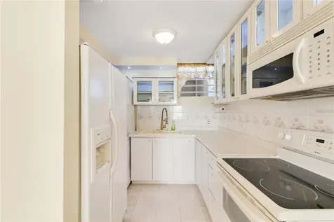 5890 Jose M Tartak Avenue Carolina PR 00979