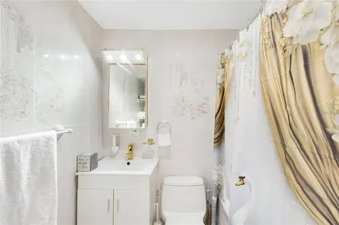 5890 Jose M Tartak Avenue Carolina PR 00979