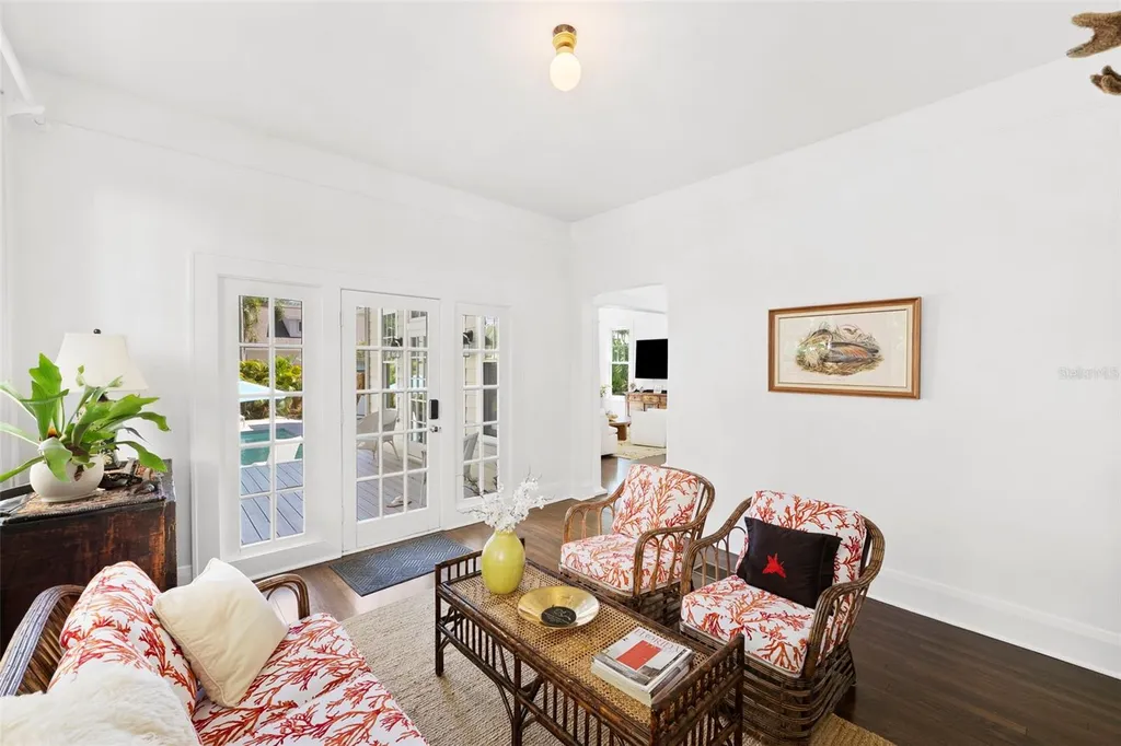 2630 W Prospect Road Tampa FL 33629
